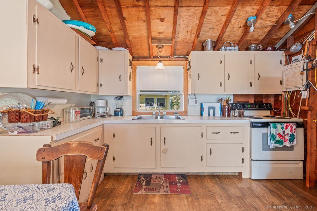 17 Marsh Point Morris, CT 06763 - Photo 13 of 36