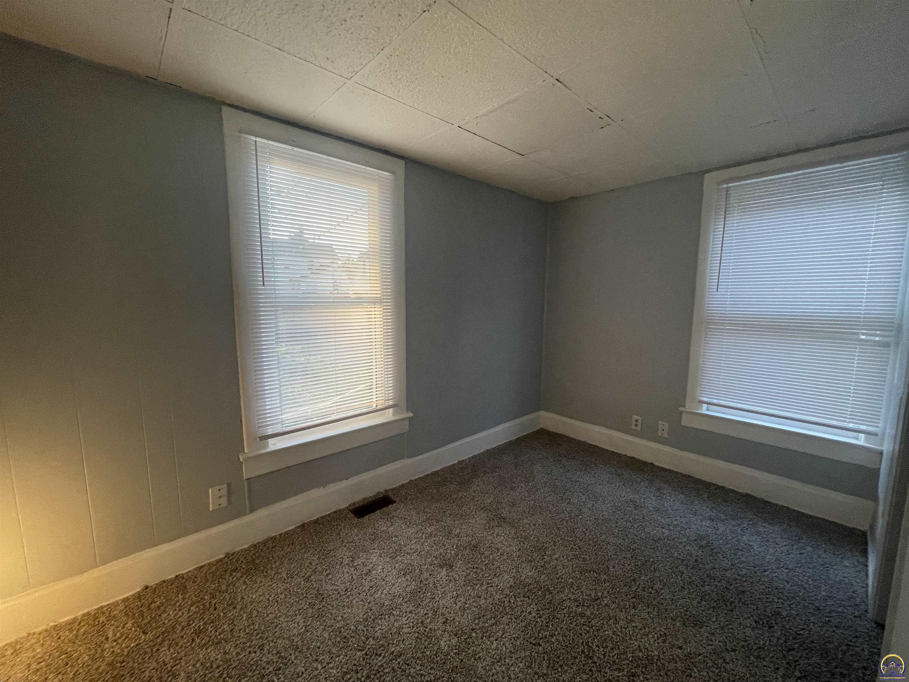 1159 Southwest Plass Avenue Topeka, KS 66604 - Photo 11 of 17