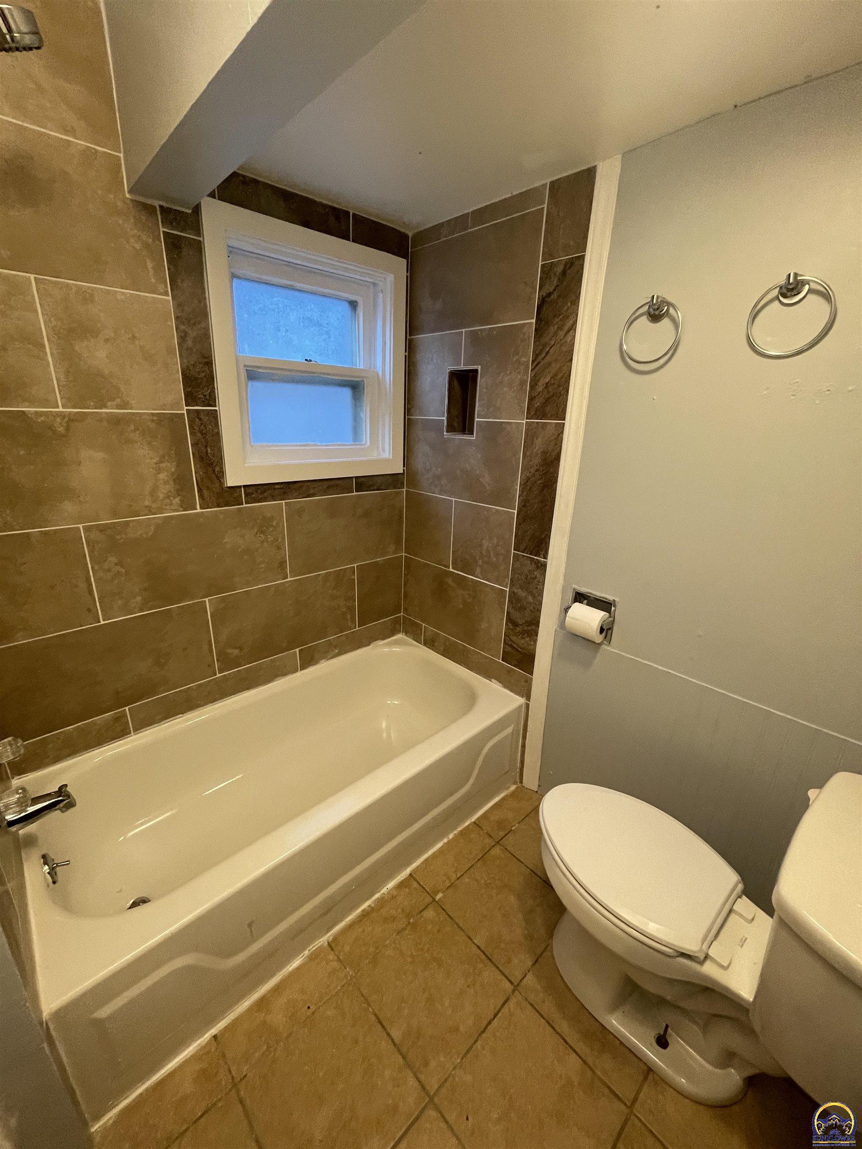 1159 Southwest Plass Avenue Topeka, KS 66604 - Photo 12 of 17