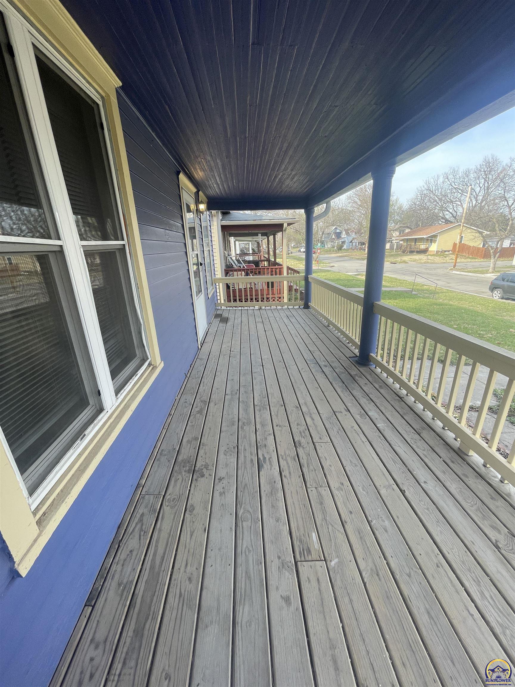 1159 Southwest Plass Avenue Topeka, KS 66604 - Photo 2 of 17
