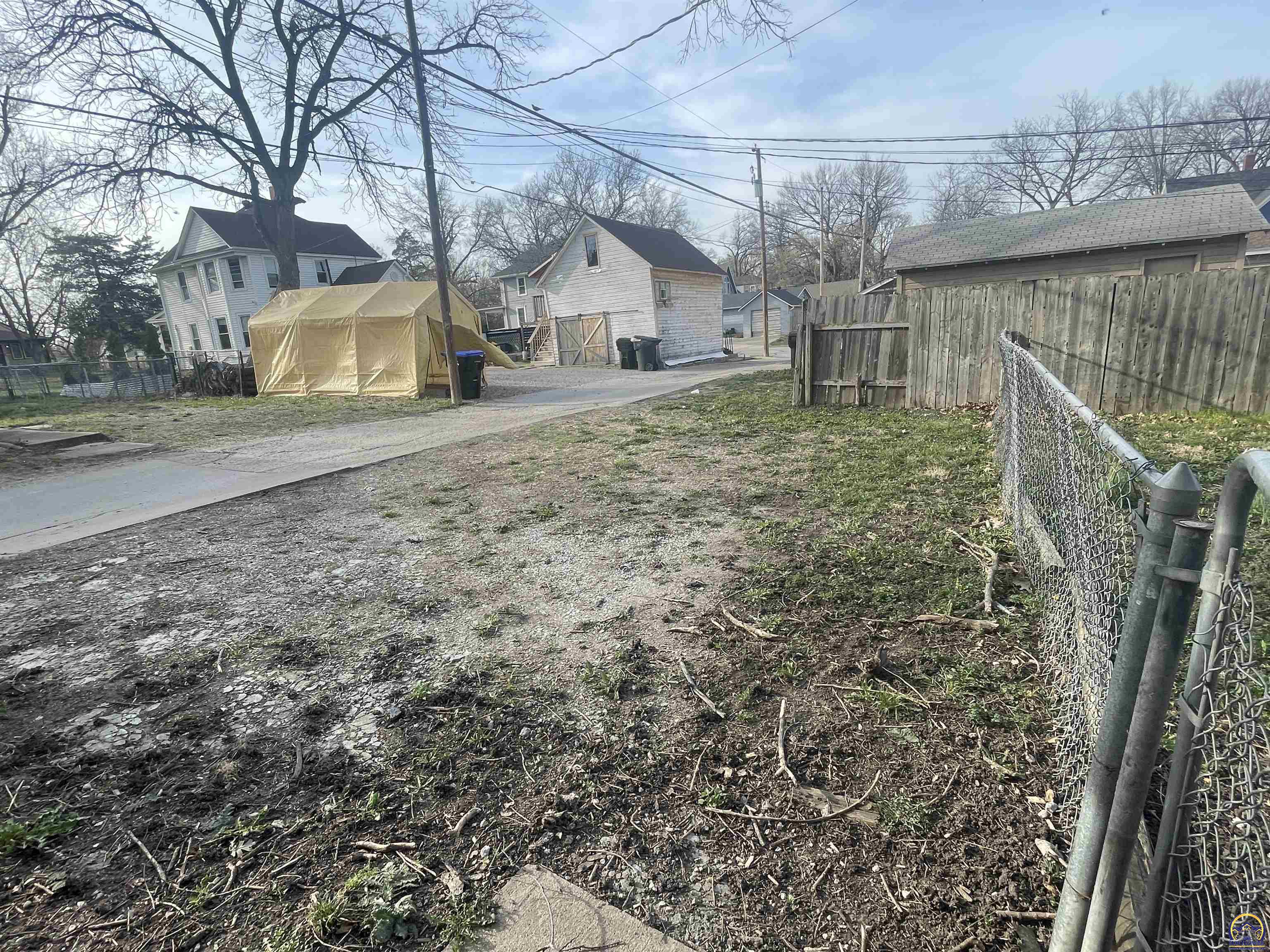 1159 Southwest Plass Avenue Topeka, KS 66604 - Photo 4 of 17