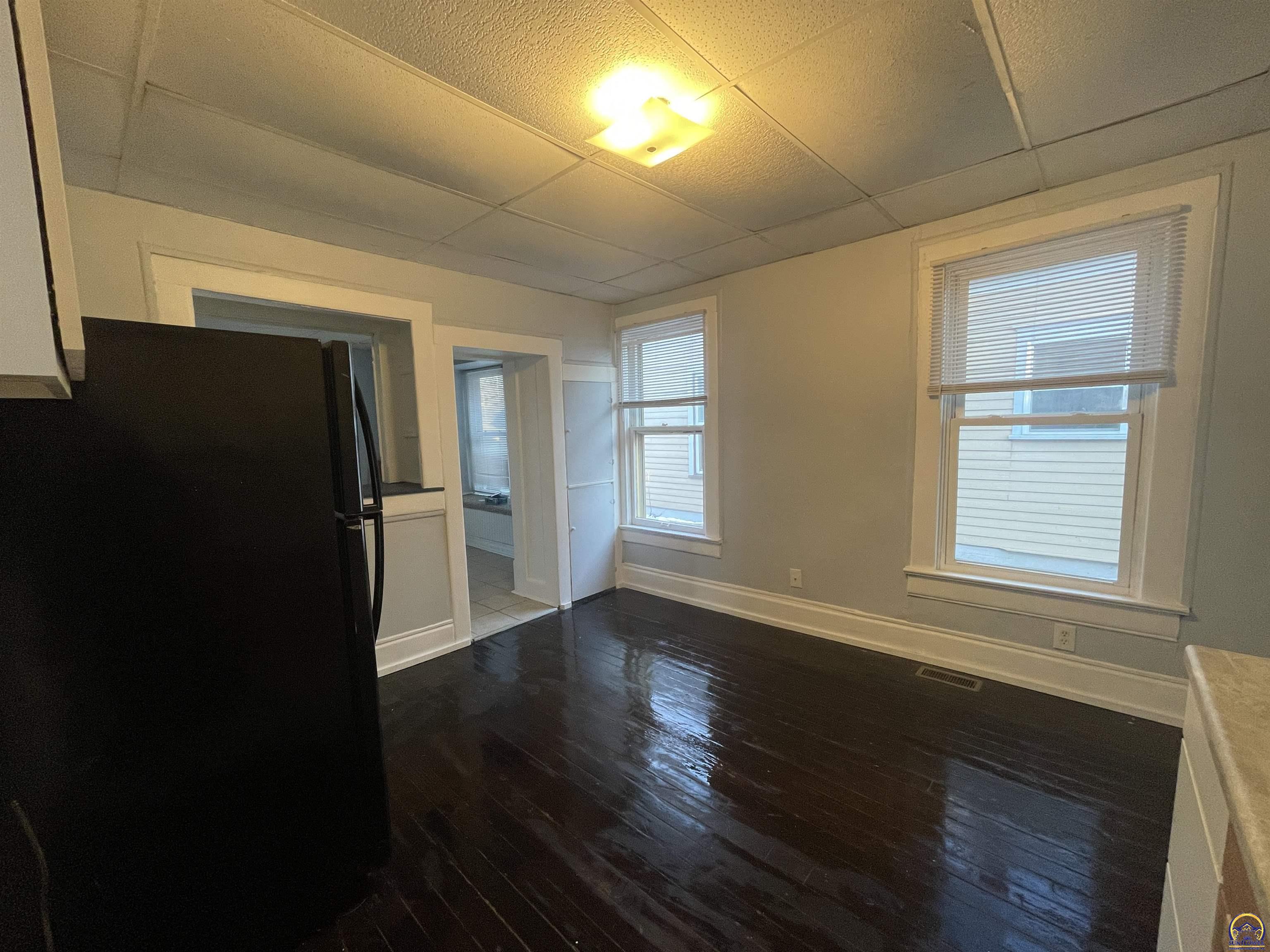 1159 Southwest Plass Avenue Topeka, KS 66604 - Photo 6 of 17