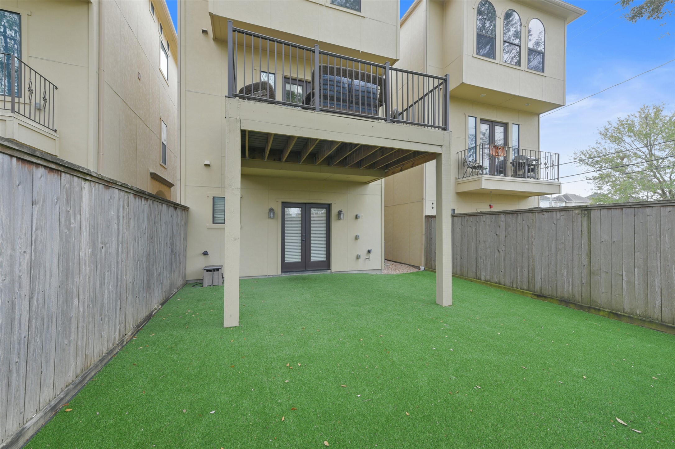 2601 Bevis Street, Unit B Houston, TX 77008 - Photo 23 of 25 One more view of this fantastic backyard! A rare find in this neighborhood!