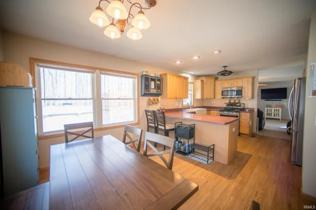 $359,000 | 682 East Pr Road North, Sullivan, IN 47882