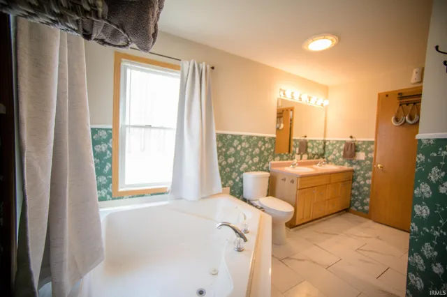 $359,000 | 682 East Pr Road North, Sullivan, IN 47882