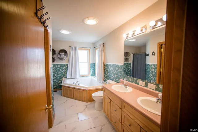 $359,000 | 682 East Pr Road North, Sullivan, IN 47882