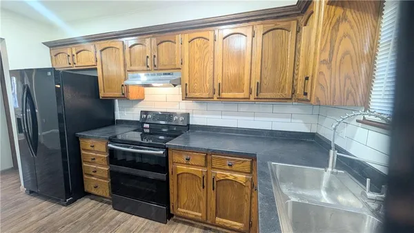 $189,900 | 201 West Hospital Road, El Dorado Springs, MO 64744