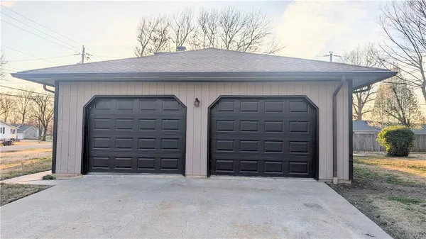 $189,900 | 201 West Hospital Road, El Dorado Springs, MO 64744