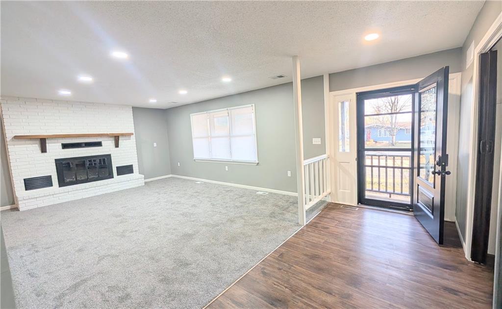 201 West Hospital Road El Dorado Springs, MO 64744 - Photo 4 of 23