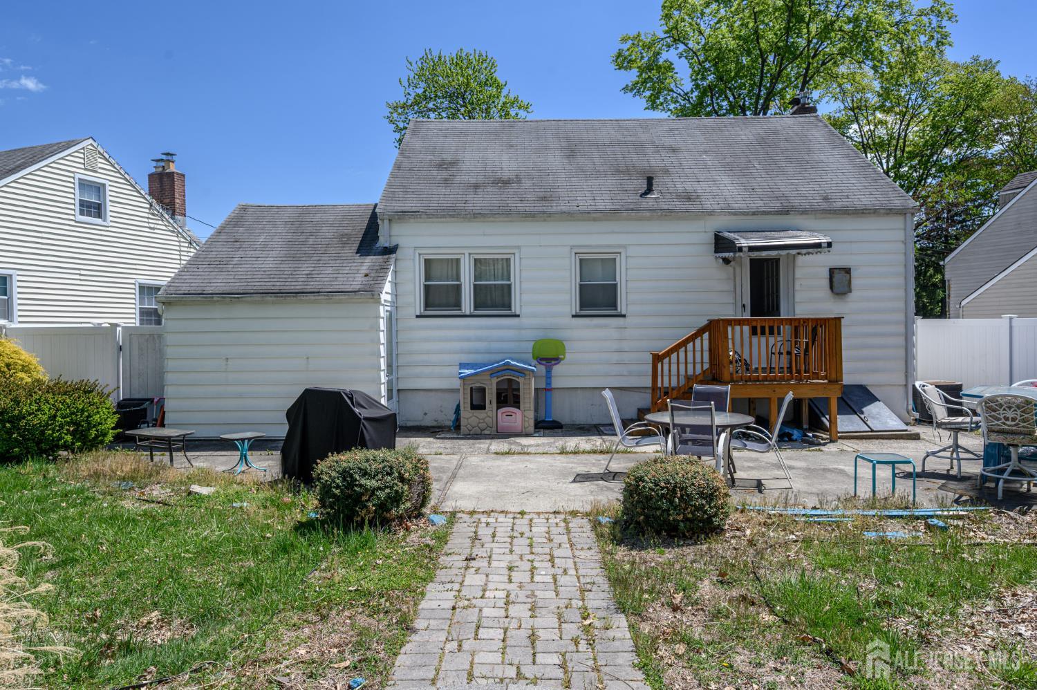 49 Colonial Drive Clark, NJ 07066 - Photo 23 of 31