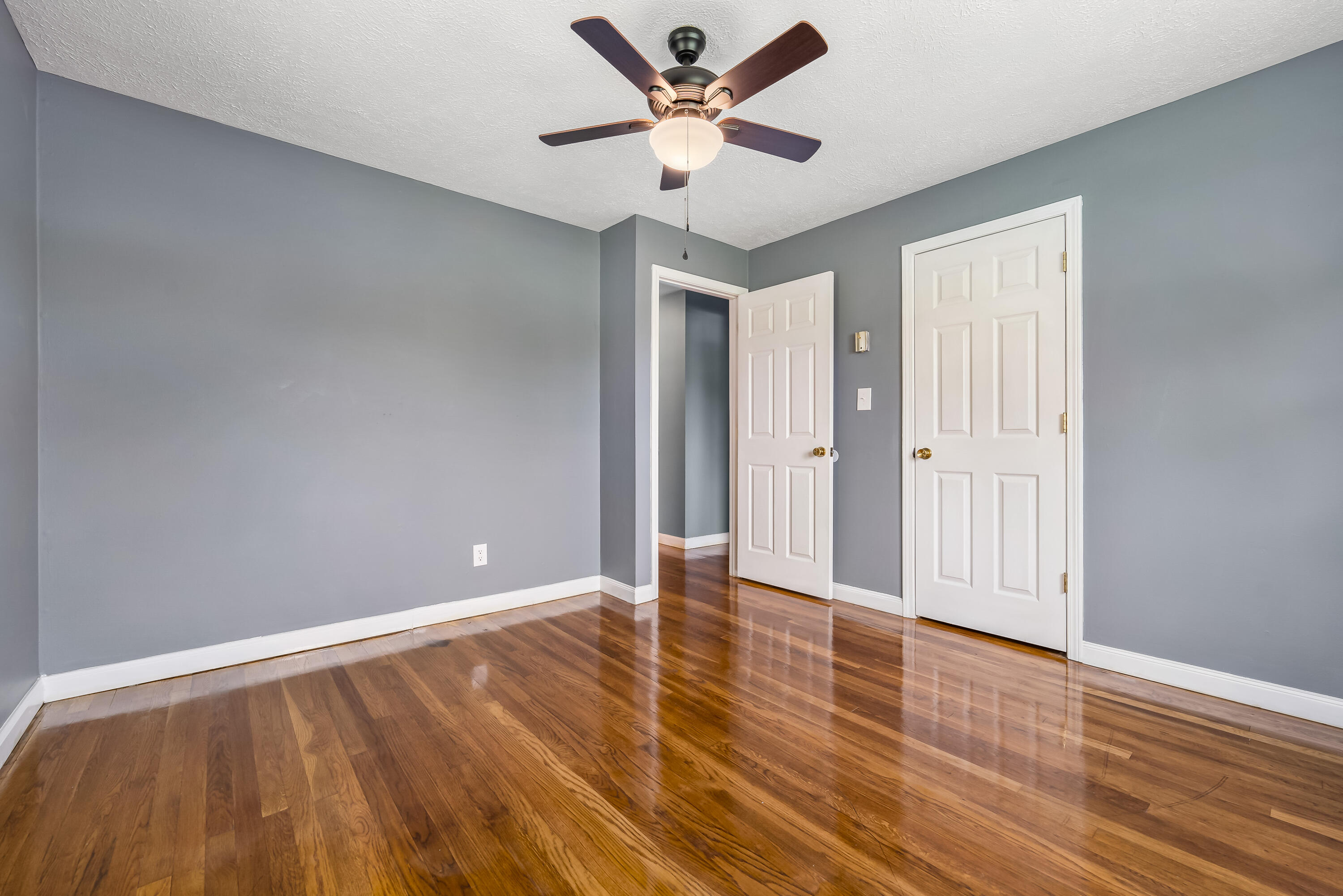 112 Ridgemont Street Bristol, TN 37620 - Photo 29 of 36 112 Ridgemont St (45 of 54)
