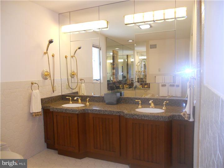 472 Kenwood Road Huntingdon Valley, PA 19006 - Photo 11 of 17 Bathroom