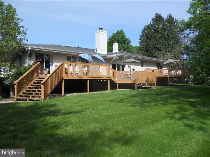 472 Kenwood Road Huntingdon Valley, PA 19006 - Photo 14 of 17 Exterior Back