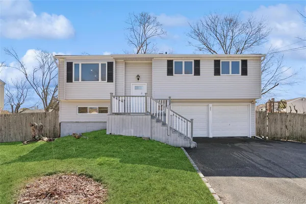 $649,990 | 236 Vermont Avenue, Bay Shore, NY 11706