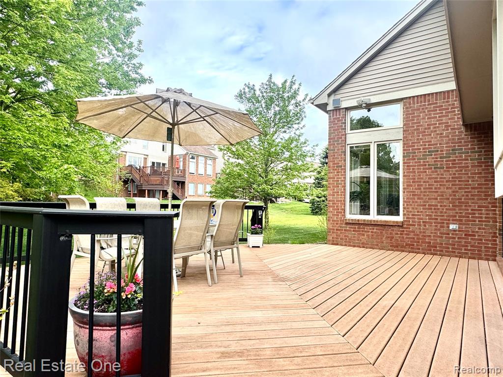 1215 Letica Drive Rochester, MI 48307 - Photo 5 of 43