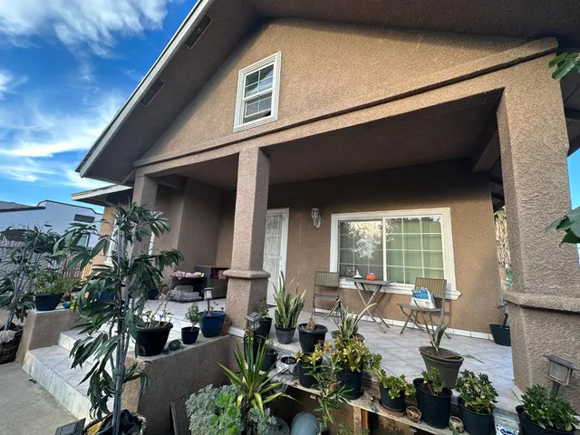a living room filled with furniture