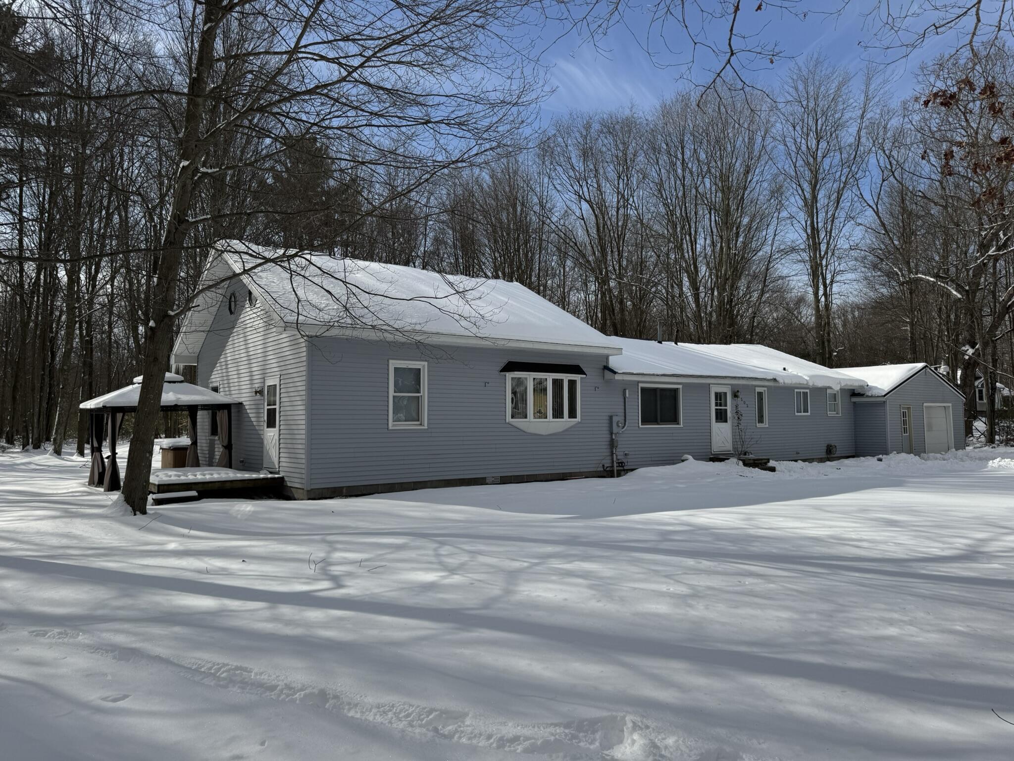 4503 West River Road Muskegon, MI 49445 - Photo 2 of 38 IMG_1678