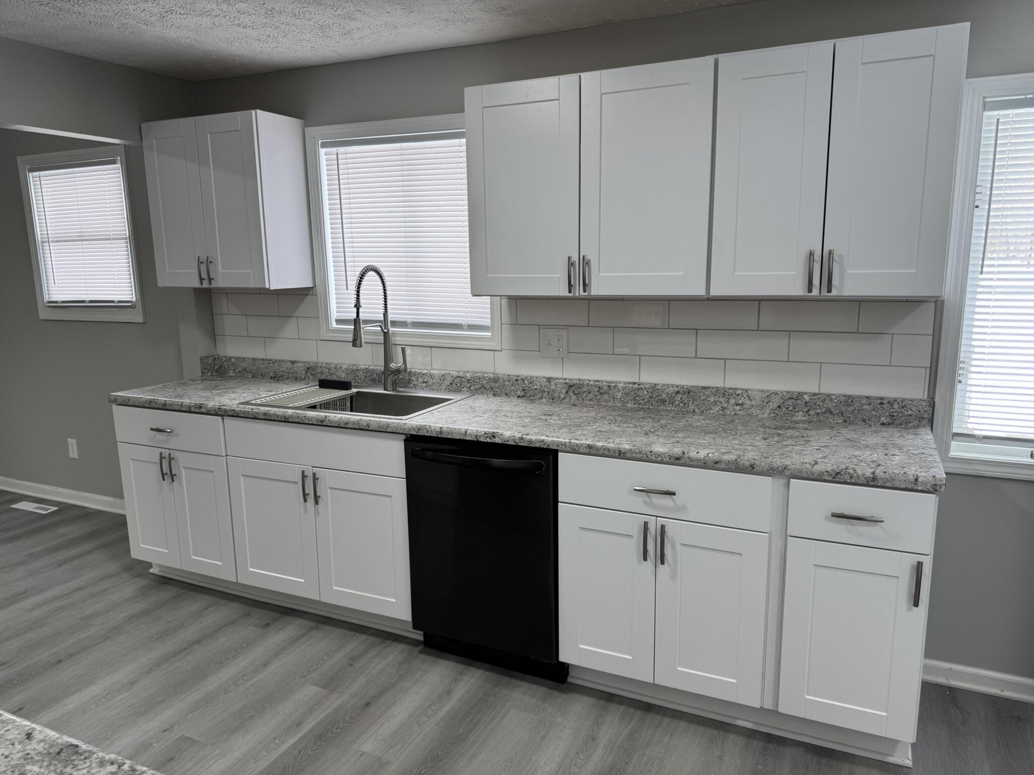 4503 West River Road Muskegon, MI 49445 - Photo 8 of 38 IMG_1668