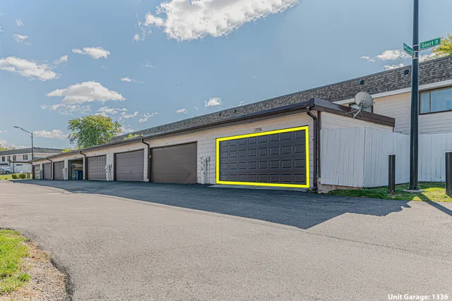 $292,300 | 1336 Court O, Hanover Park, IL 60133
