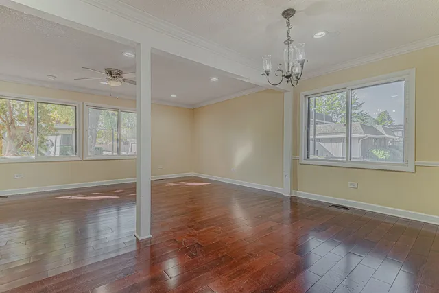 $292,300 | 1336 Court O, Hanover Park, IL 60133