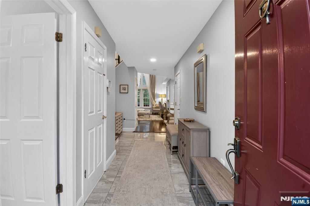 75 Washington Court Towaco, NJ 07082 - Photo 2 of 40