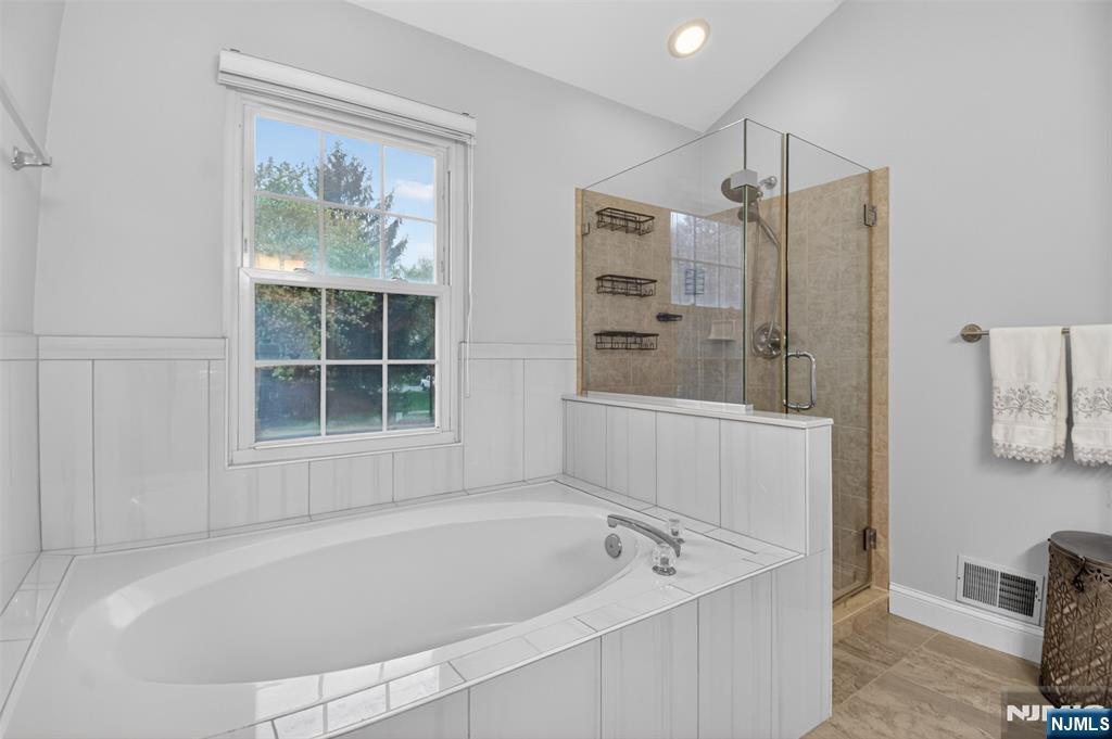 75 Washington Court Towaco, NJ 07082 - Photo 25 of 40