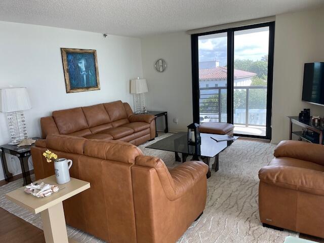 250 South Ocean Boulevard, Unit 3H Boca Raton, FL 33432 - Photo 6 of 45 IMG_3438