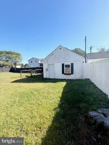 a house view with a outdoor space
