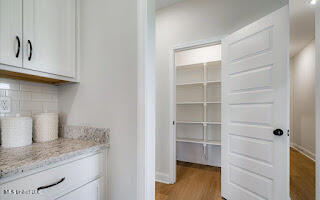 2111 Scott Mdws Lane Hernando, MS 38632 - Photo 17 of 35 pantry