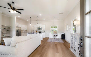 2111 Scott Mdws Lane Hernando, MS 38632 - Photo 10 of 35 foyer