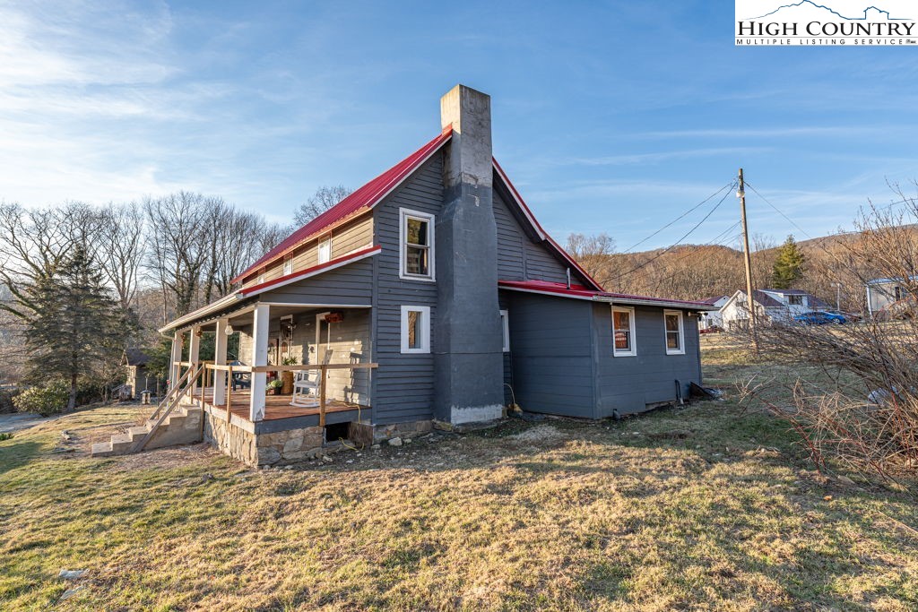 40 Painter Road Banner Elk, NC 28604 - Photo 13 of 45 a view of a house with a yard