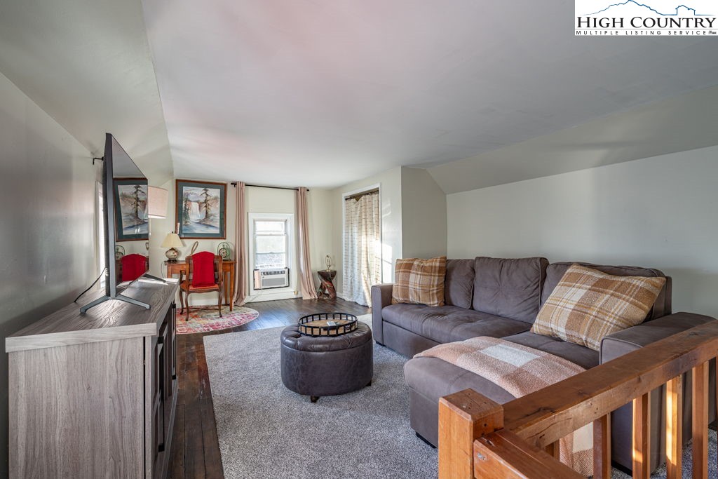 40 Painter Road Banner Elk, NC 28604 - Photo 30 of 45 a living room with furniture and a couch