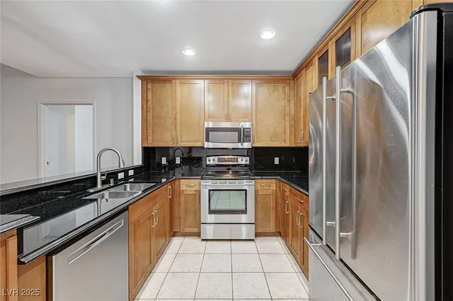 $2,000 | 8255 South Las Vegas Boulevard, Unit 718, Las Vegas, NV 89123