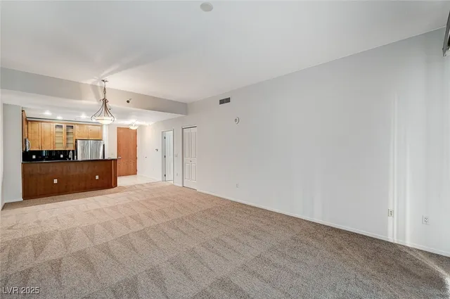 $2,000 | 8255 South Las Vegas Boulevard, Unit 718, Las Vegas, NV 89123