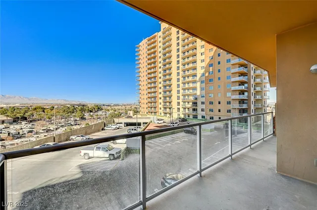 $2,000 | 8255 South Las Vegas Boulevard, Unit 718, Las Vegas, NV 89123