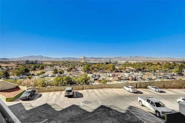 $2,000 | 8255 South Las Vegas Boulevard, Unit 718, Las Vegas, NV 89123