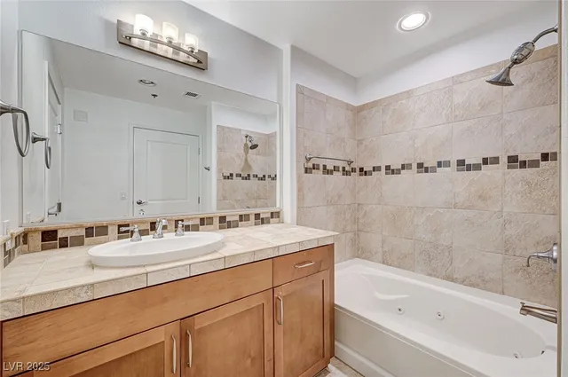 $2,000 | 8255 South Las Vegas Boulevard, Unit 718, Las Vegas, NV 89123