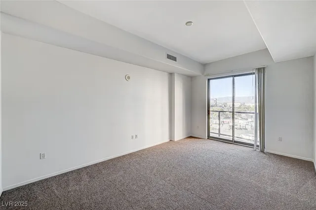 $2,000 | 8255 South Las Vegas Boulevard, Unit 718, Las Vegas, NV 89123