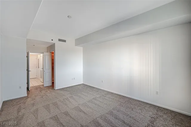 $2,000 | 8255 South Las Vegas Boulevard, Unit 718, Las Vegas, NV 89123