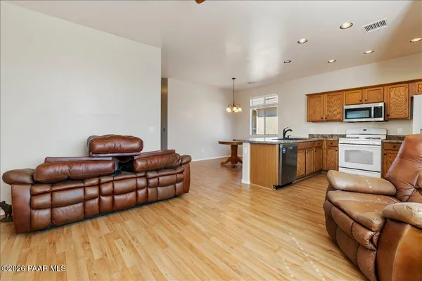 $400,000 | 8117 North Racehorse Road, Prescott Valley, AZ 86315