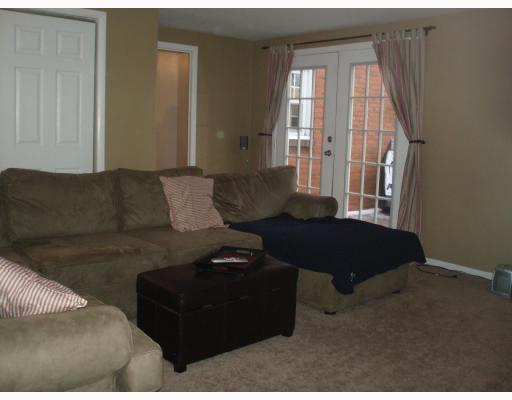 227 Ridge Pittsburgh, PA 15221 - Photo 6 of 8 Den/Family/Great Room.