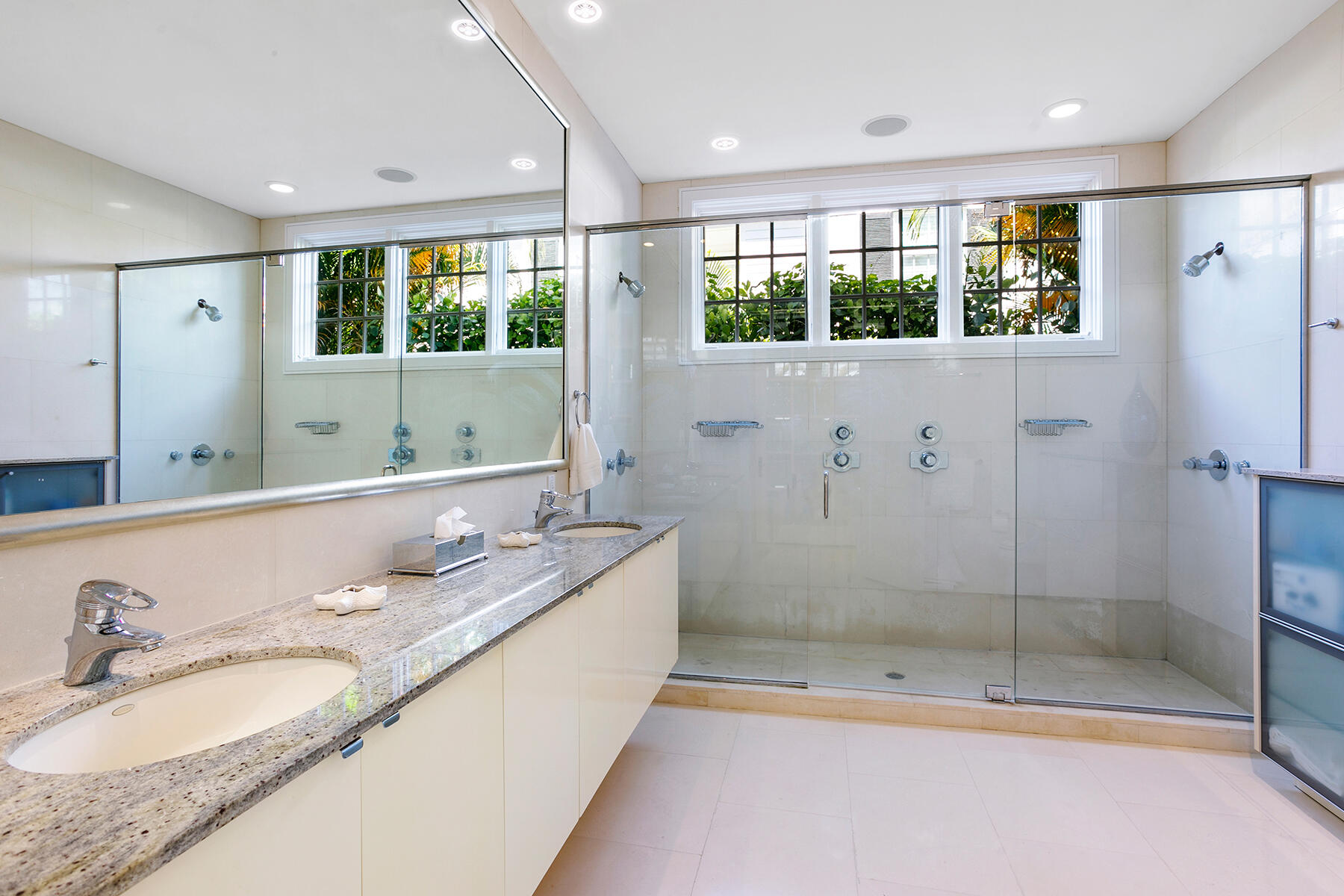 222 Monterey Road Palm Beach, FL 33480 - Photo 8 of 56 Primary Bath