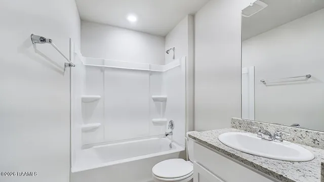 $274,000 | 128 Lake Ridge, Broussard, LA 70518