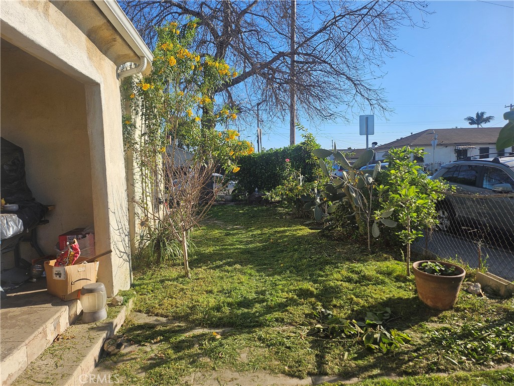 363 West Spruce Street Compton, CA 90220 - Photo 4 of 6