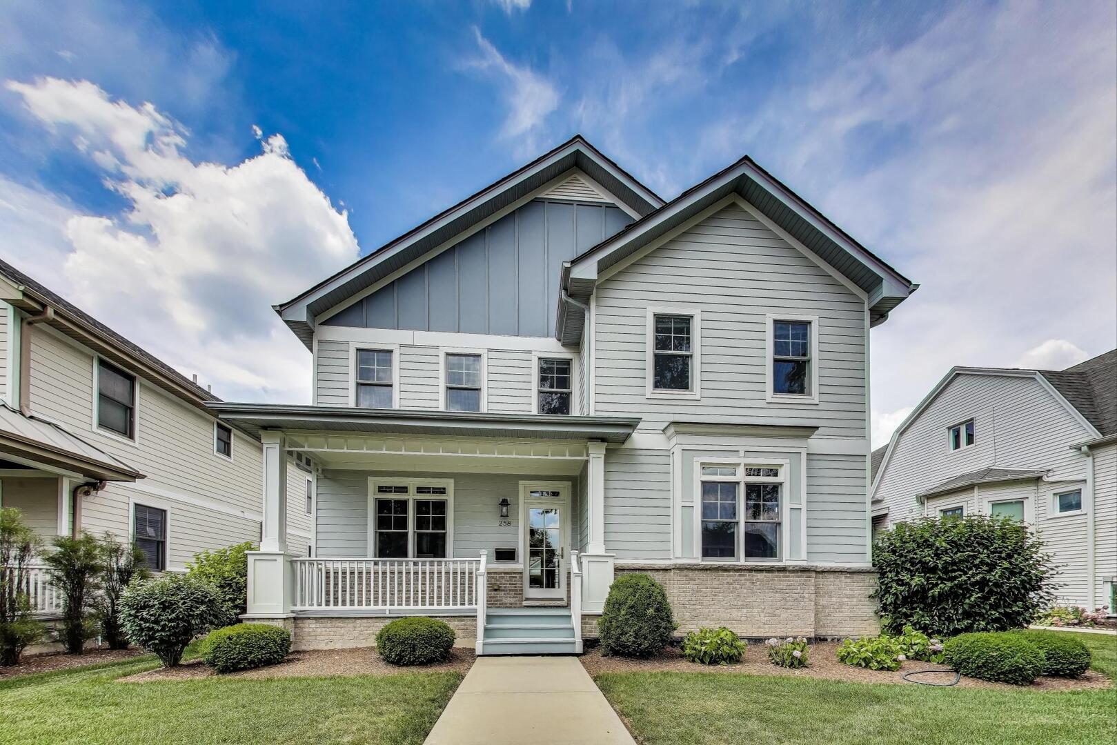 258 North Maple Avenue Elmhurst, IL 60126 - Photo 1 of 34