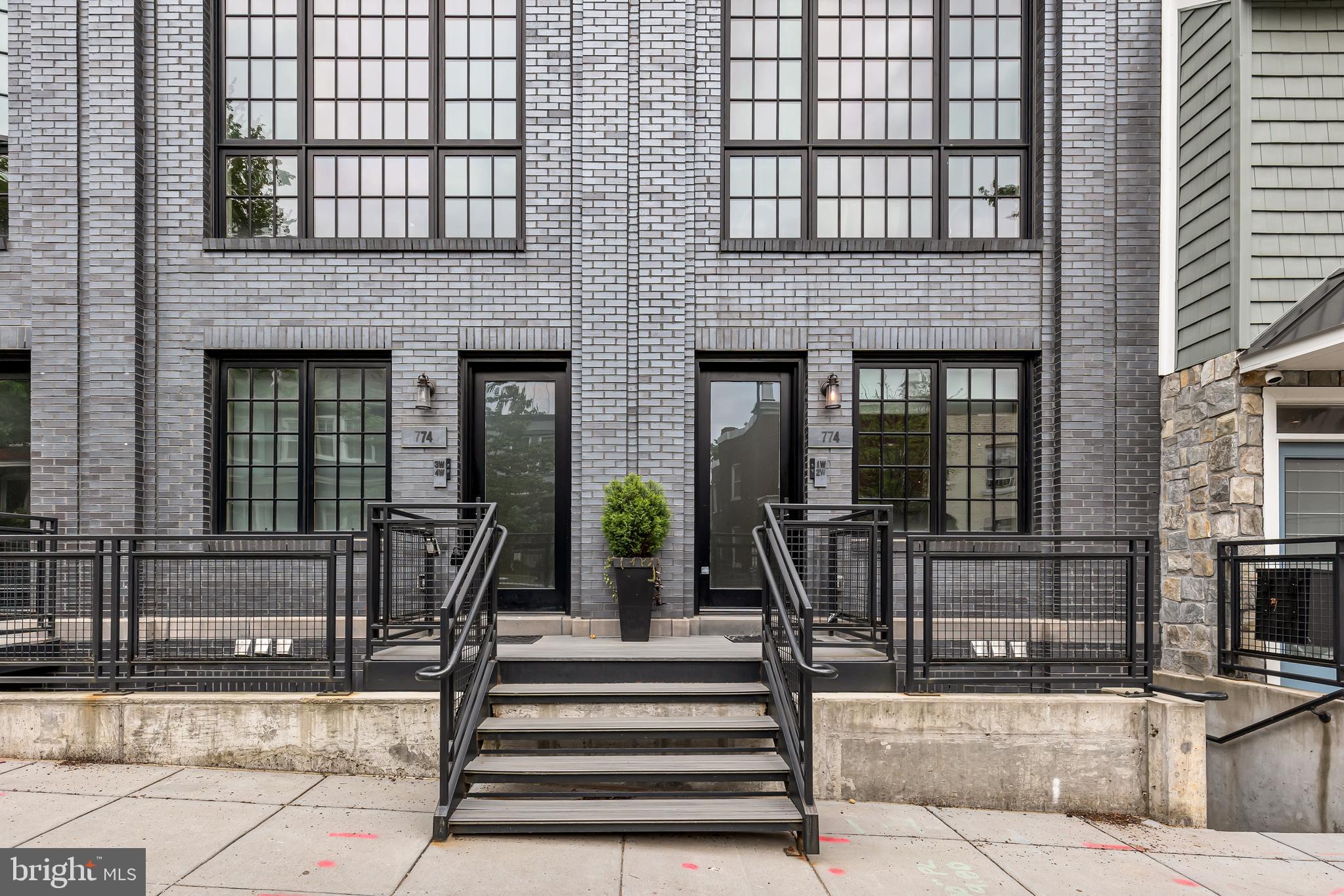 774 Girard Street Northwest, Unit 4W Washington, DC 20001 - Photo 2 of 33