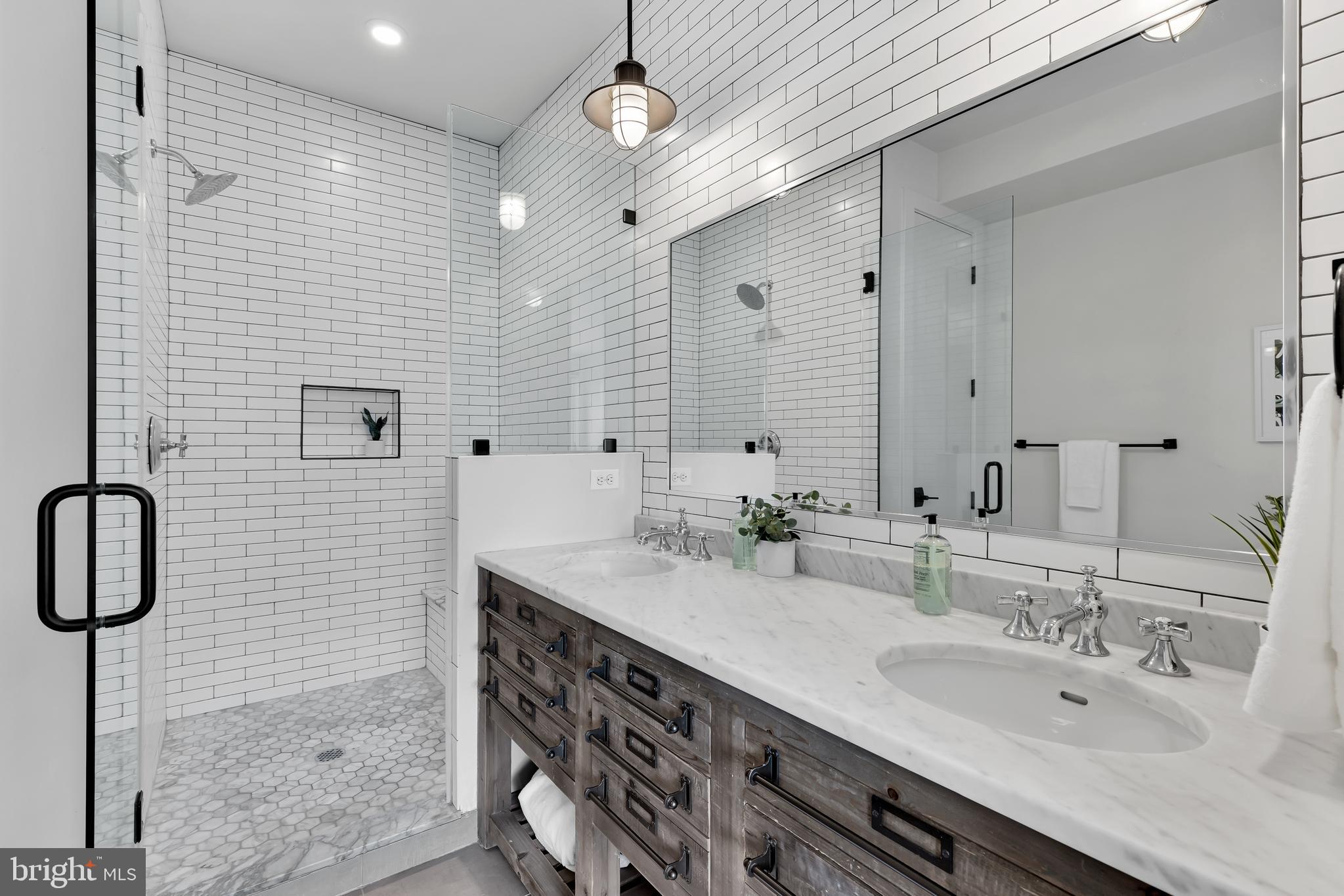 774 Girard Street Northwest, Unit 4W Washington, DC 20001 - Photo 22 of 33