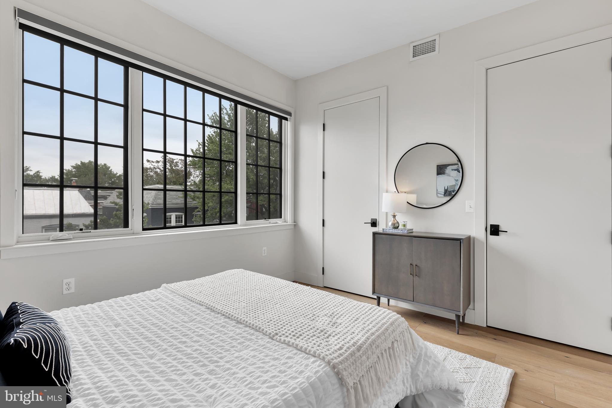 774 Girard Street Northwest, Unit 4W Washington, DC 20001 - Photo 26 of 33