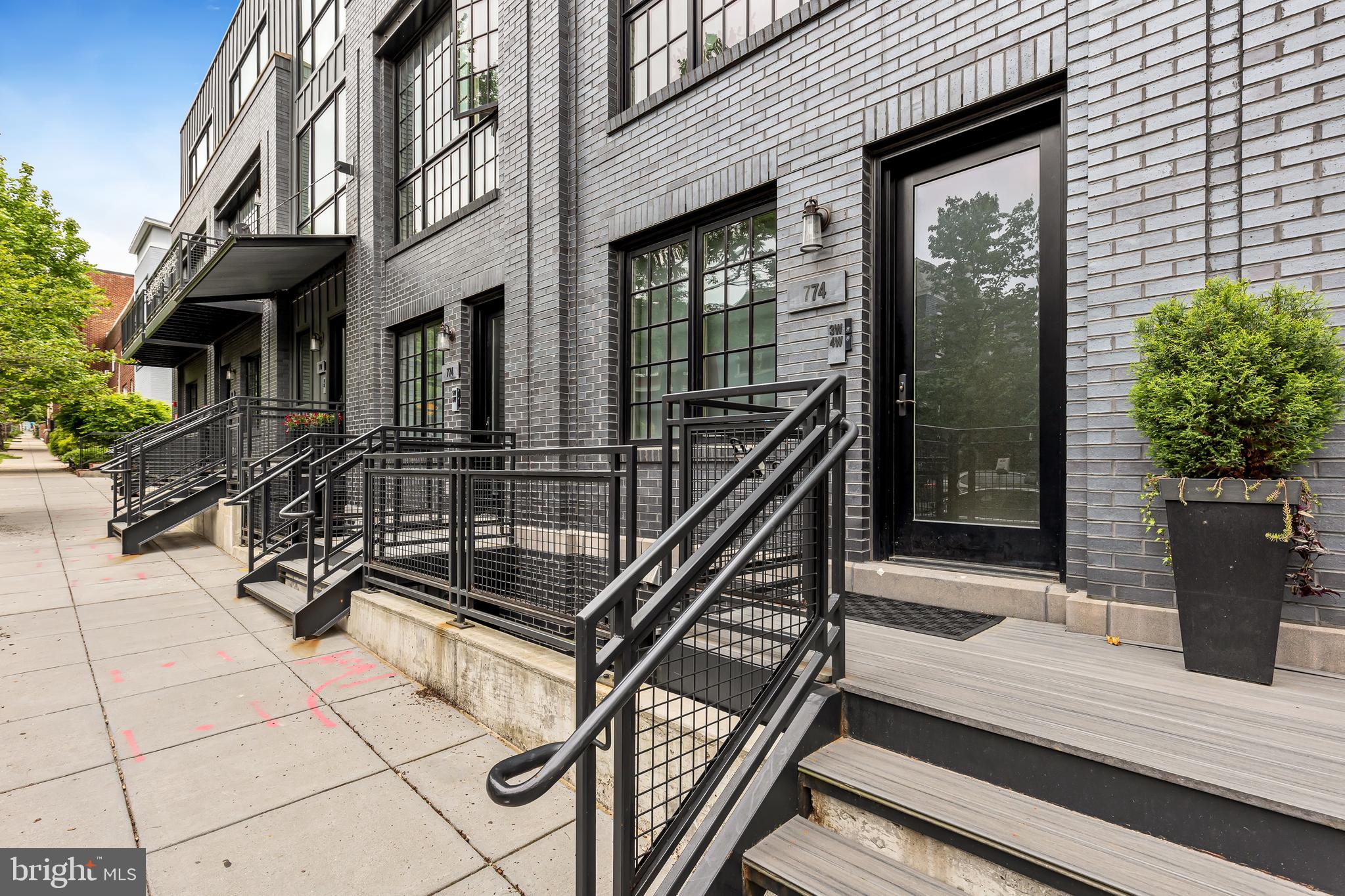 774 Girard Street Northwest, Unit 4W Washington, DC 20001 - Photo 3 of 33