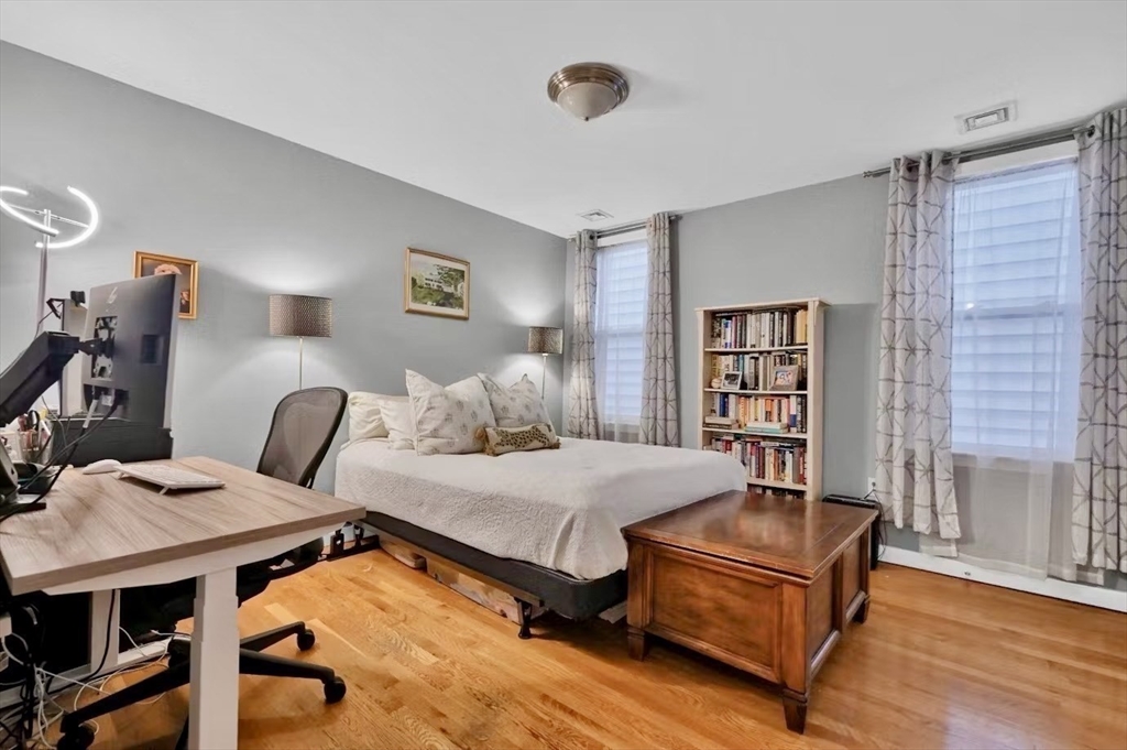 28 Monument Street, Unit 2 Boston, MA 02129 - Photo 8 of 15